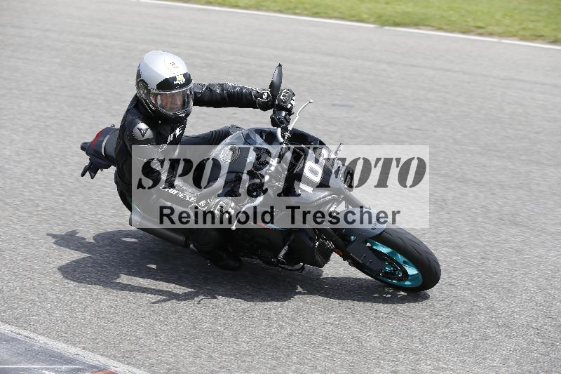 /Archiv-2024/29 12.06.2024 MOTO.CH Track Day ADR/Gruppe gelb/102